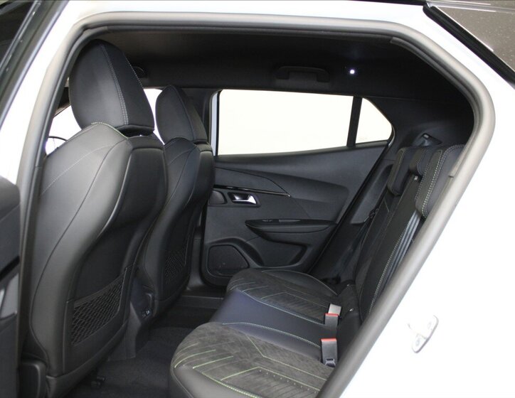 Peugeot 2008 SUV / Terénní 1,2 l 107 kw