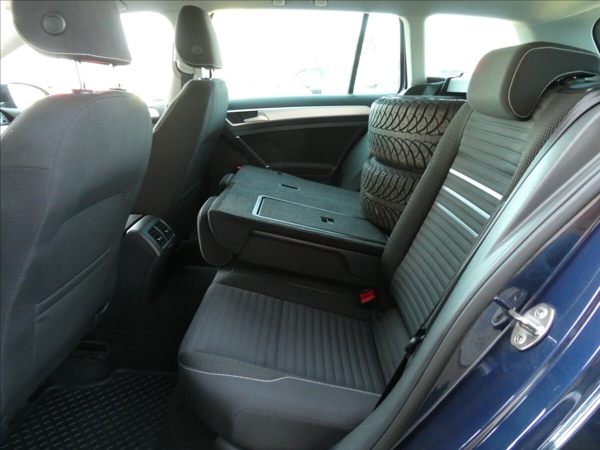 Volkswagen Golf Kombi 1,6 l 81 kw