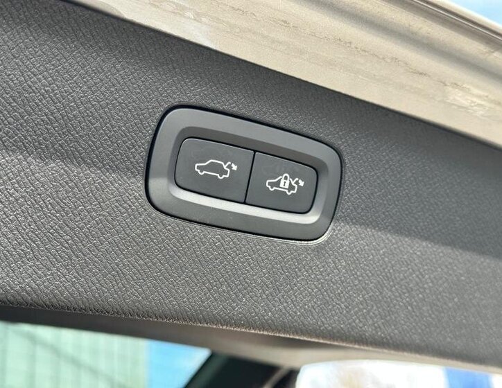 Volvo XC90 SUV 2,0 l 173 kw