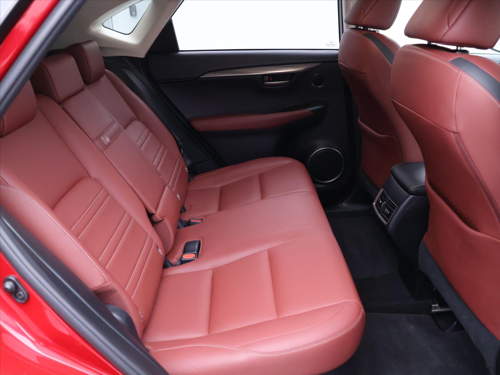 Lexus NX 300h SUV 2,5 l 114 kw