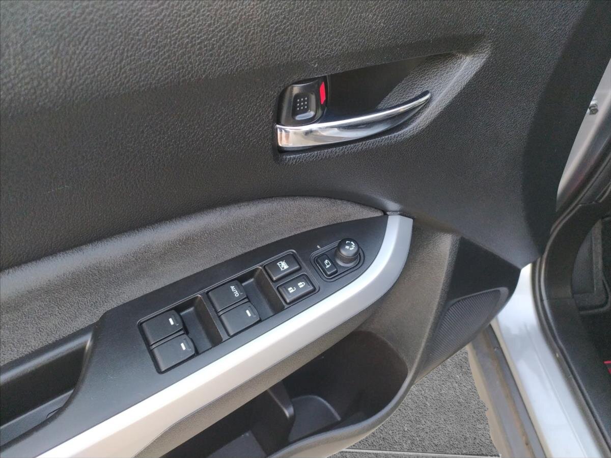 Suzuki Vitara SUV 1,6 l 88 kw