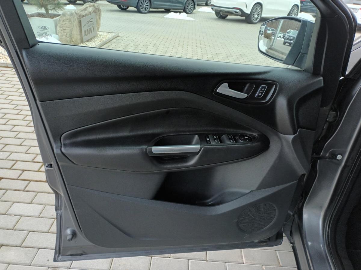 Ford Kuga SUV 1,6 l 110 kw