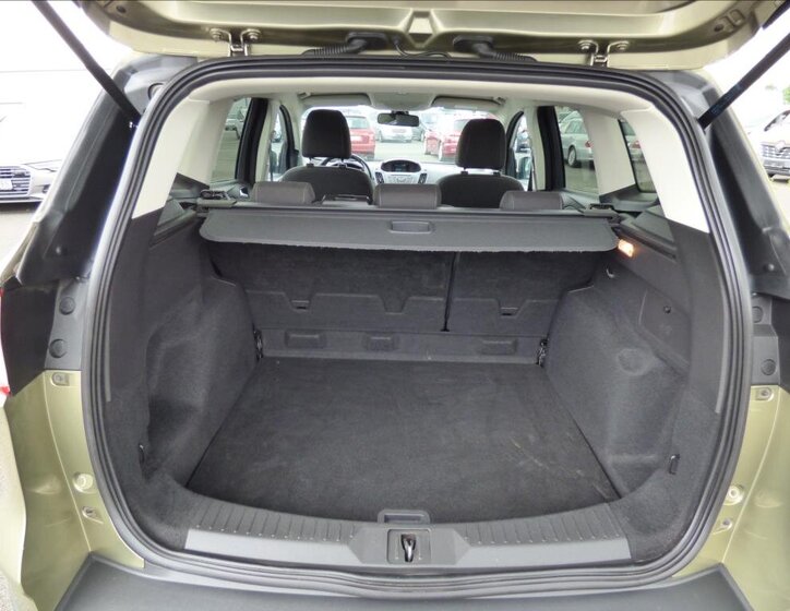 Ford Kuga SUV / Terénní 2,0 l 110 kw