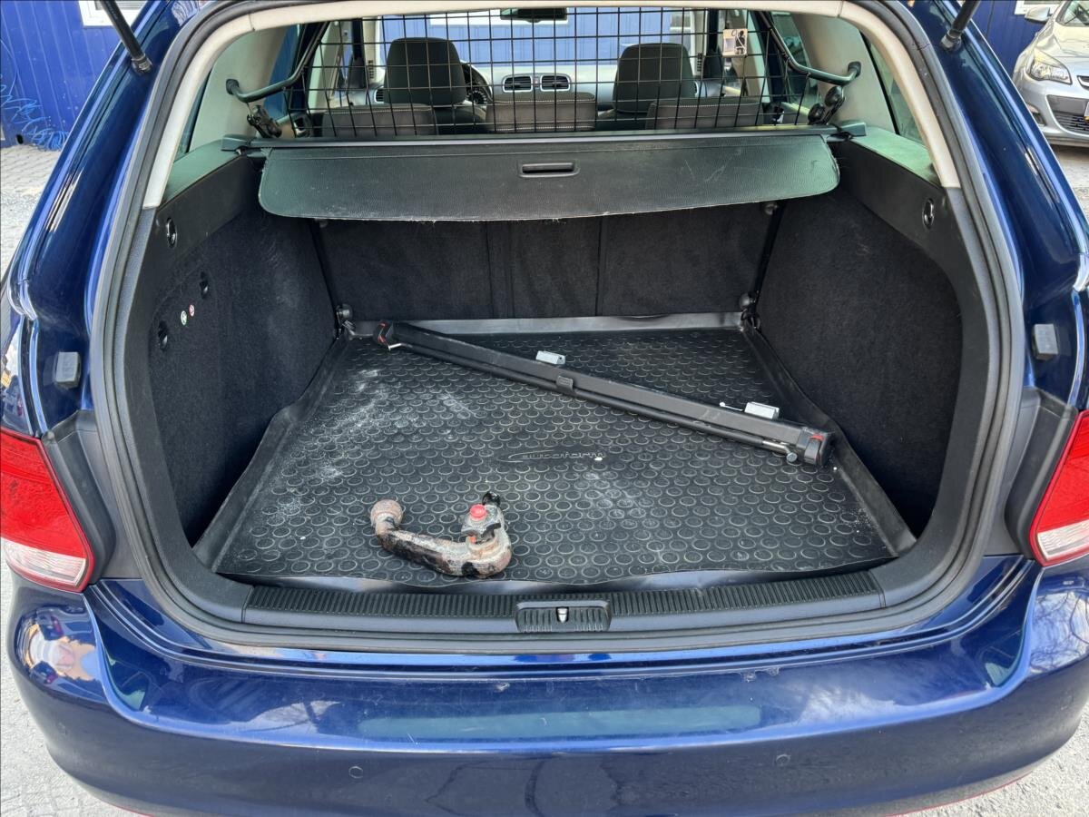 Volkswagen Golf Kombi 1,6 l 77 kw