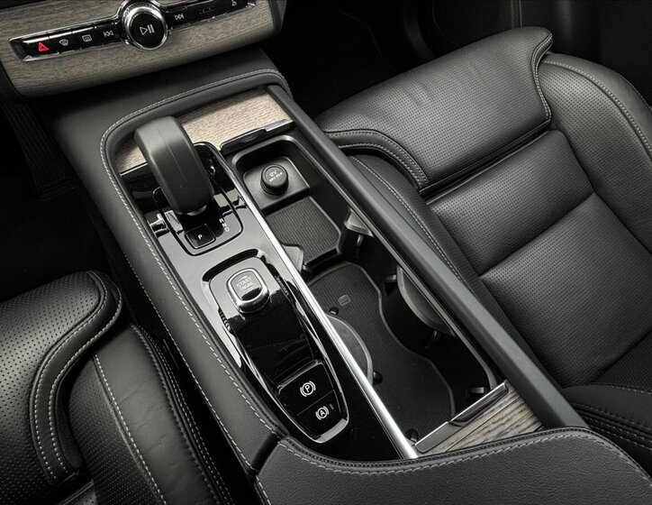 Volvo XC90 SUV 2,0 l 173 kw