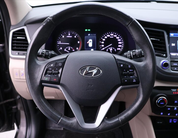 Hyundai Tucson SUV 2,0 l 136 kw
