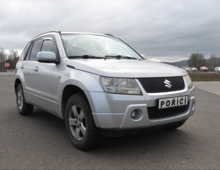Suzuki Grand Vitara Kombi 2,0 l 103 kw