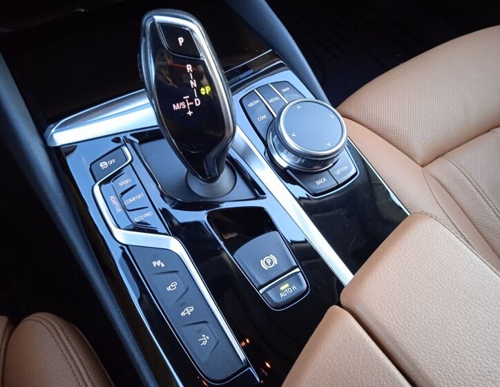 BMW Řada 6 Sedan / Limuzína 3,0 l 195 kw