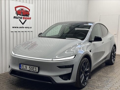 Tesla Model Y SUV / Terénní 0,0 461 kw