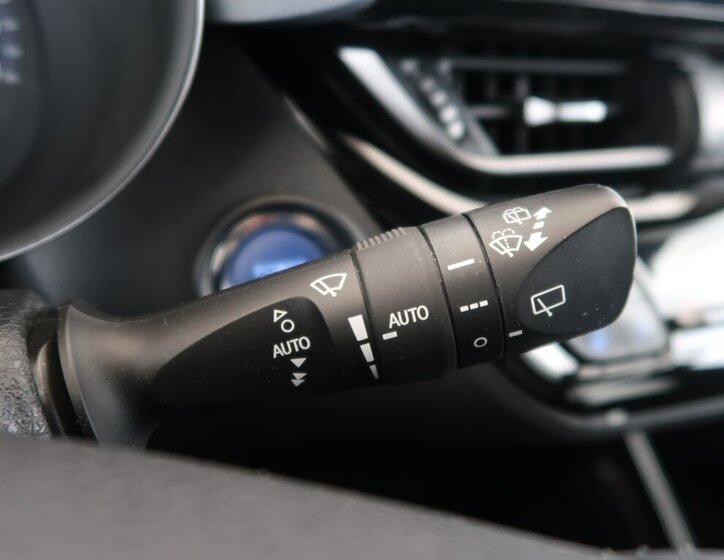 Toyota C-HR Hatchback 2,0 l 112 kw