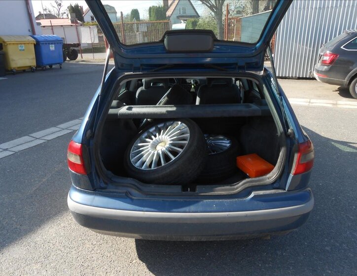 Volvo V40 Kombi 1,9 l 70 kw