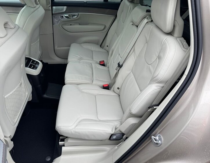 Volvo XC90 SUV / Terénní 2,0 l 184 kw