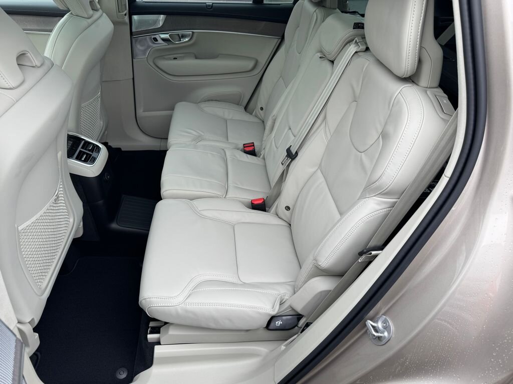 Volvo XC90 SUV / Terénní 2,0 l 184 kw