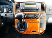 Volkswagen Multivan 8