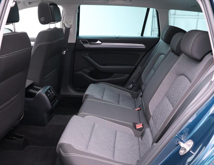 Volkswagen Passat 13