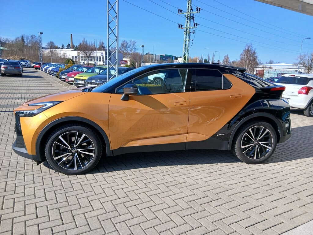 Toyota C-HR SUV / Terénní 2,0 l 112 kw