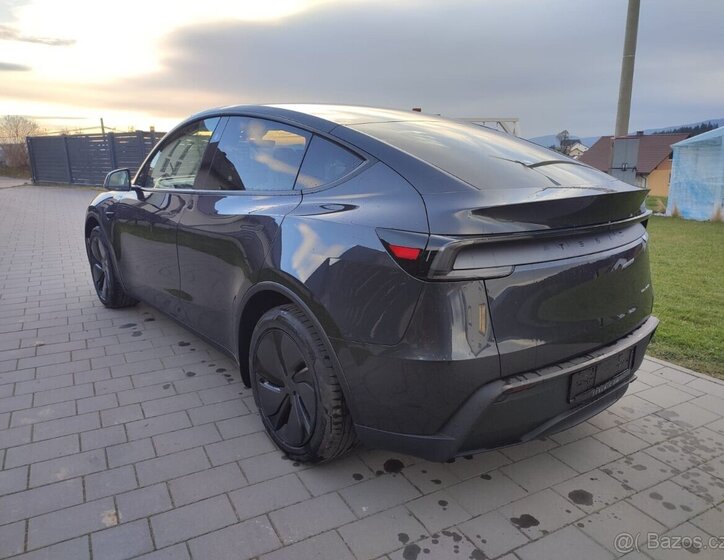 Tesla Model Y Hatchback 0,0 0
