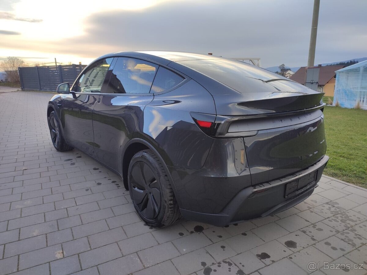 Tesla Model Y Hatchback 0,0 0