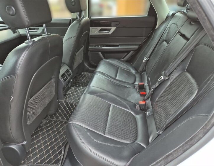 Jaguar XF Sedan 3,0 l 221 kw