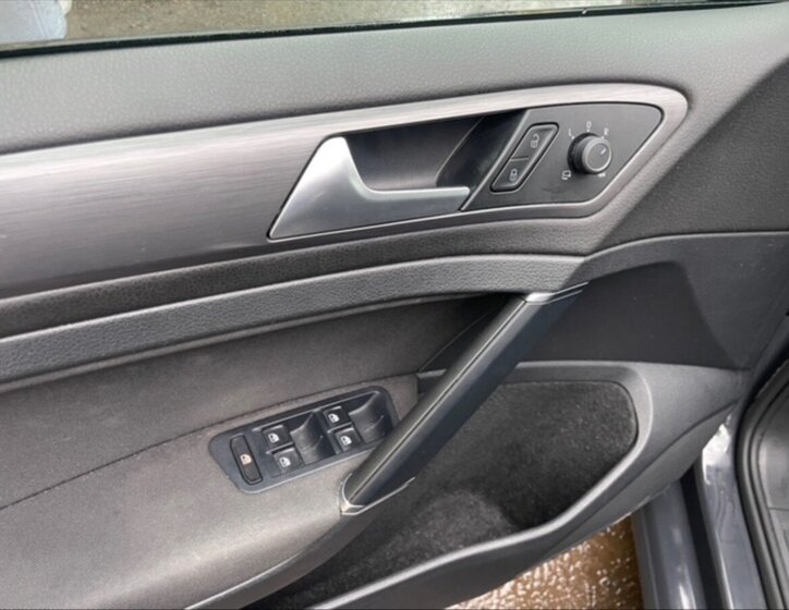 Volkswagen Golf Kombi 1,6 l 85 kw