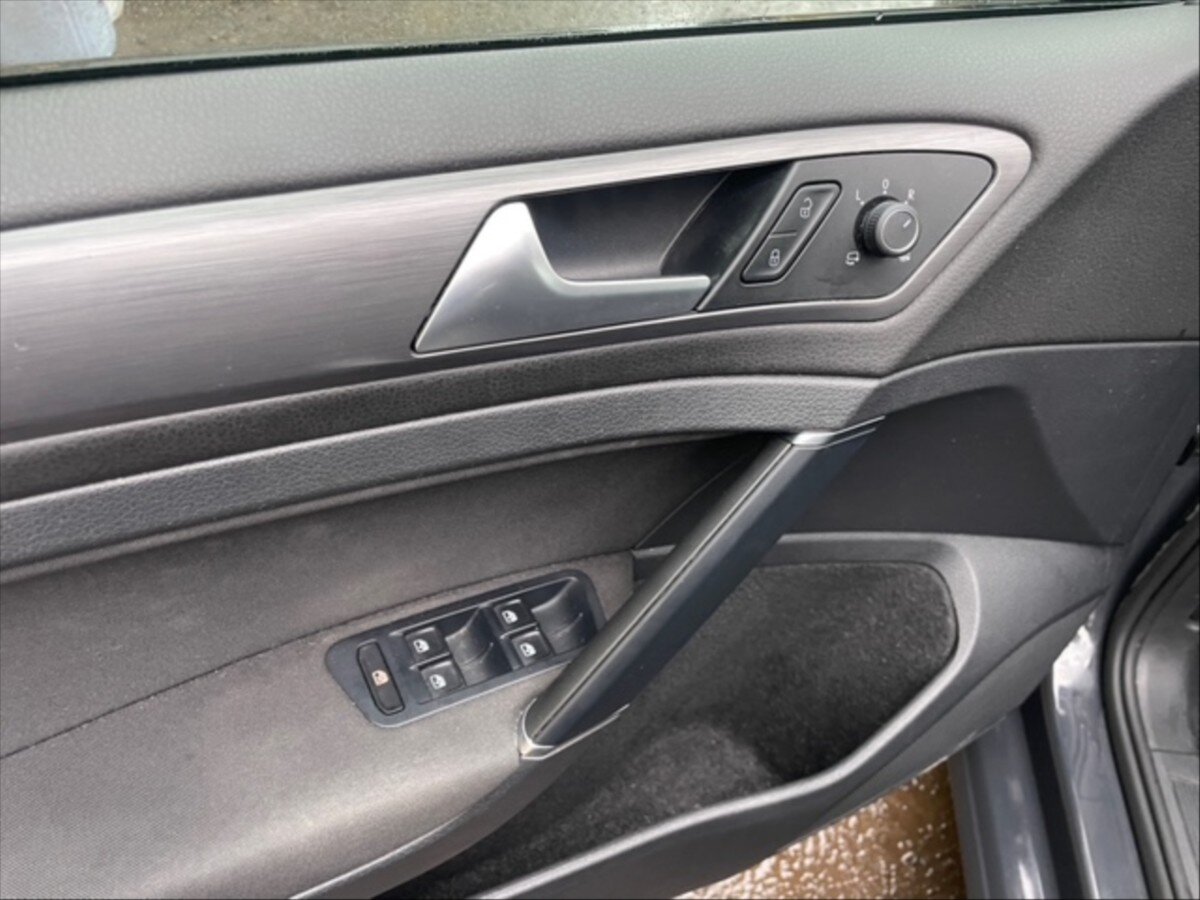 Volkswagen Golf Kombi 1,6 l 85 kw