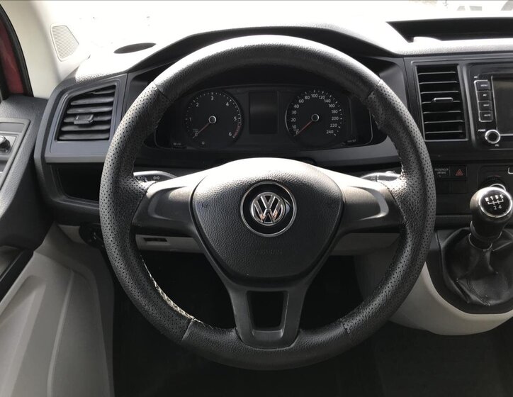 Volkswagen Transporter Kombi 2,0 l 62 kw