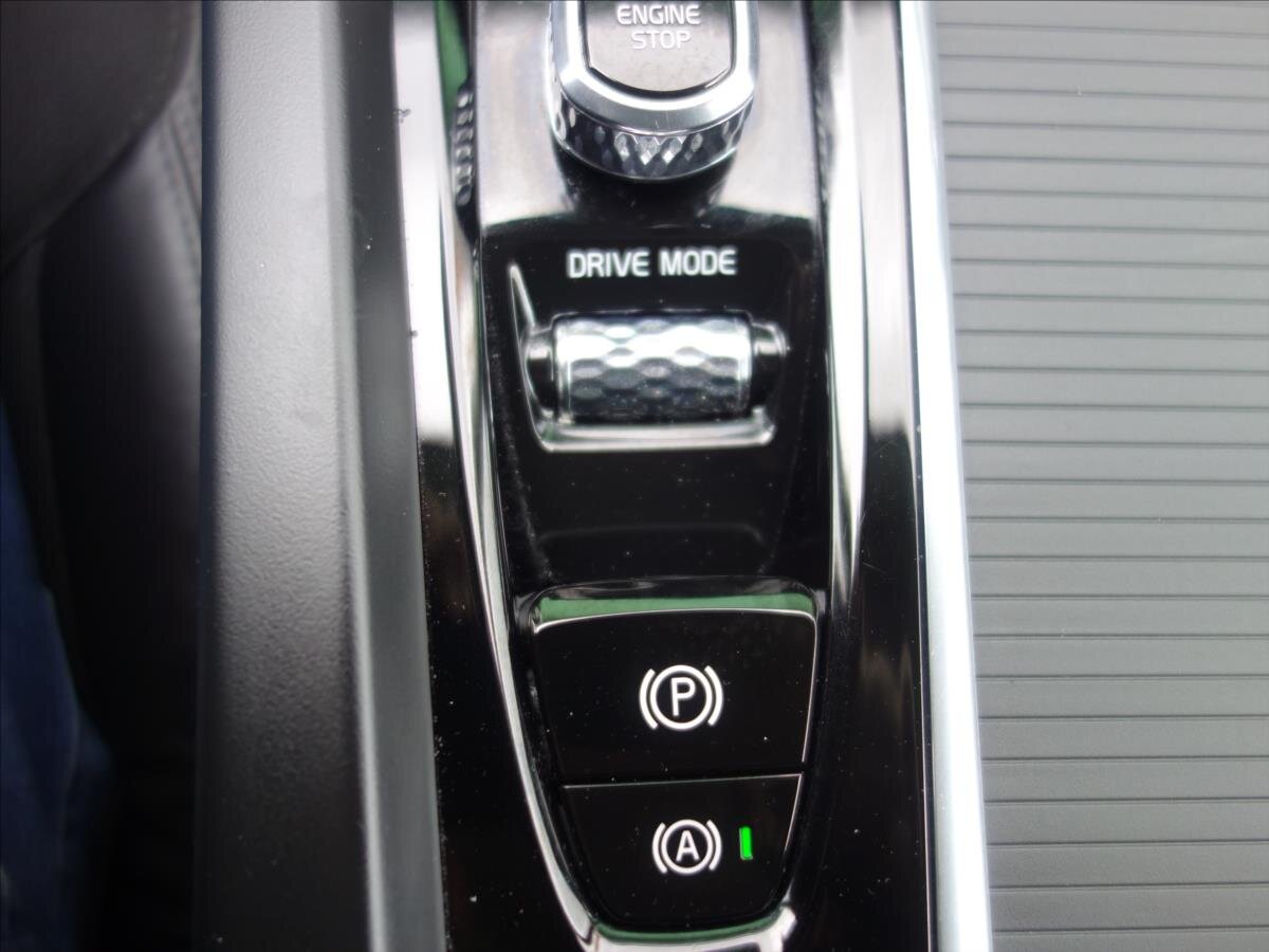 Volvo XC60 SUV / Terénní 2,0 l 110 kw