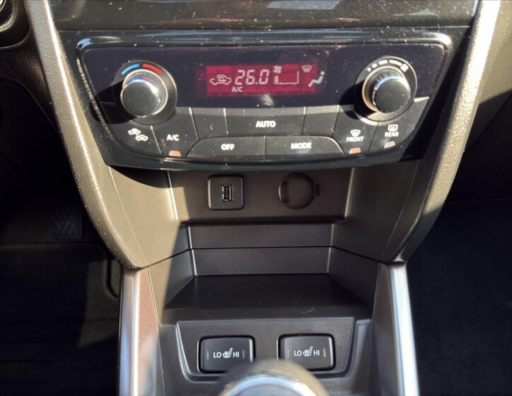 Suzuki Vitara SUV / Terénní 1,4 l 103 kw