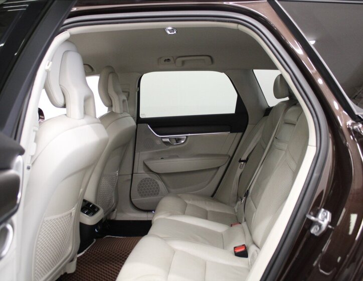 Volvo V90 Kombi 2,0 l 177 kw