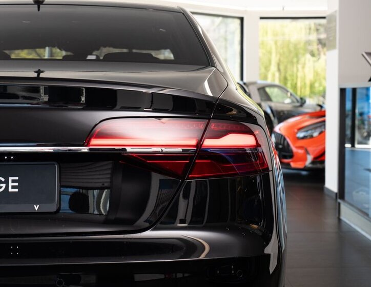 Audi S8 Sedan / Limuzína 4,0 l 382 kw