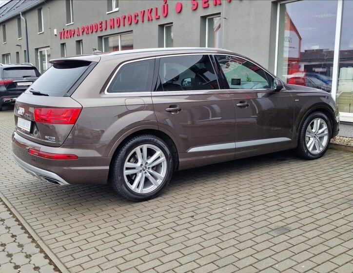 Audi Q7 SUV / Terénní 3,0 l 210 kw