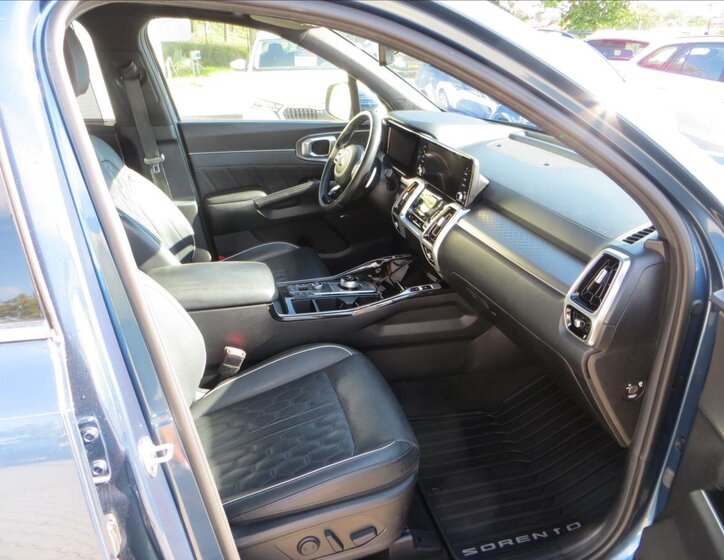 KIA Sorento 11