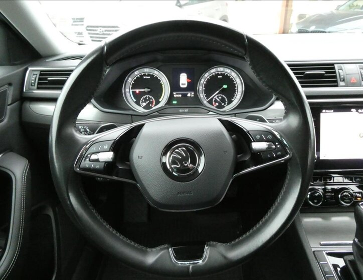 Škoda Superb Kombi 1,4 l 160 kw