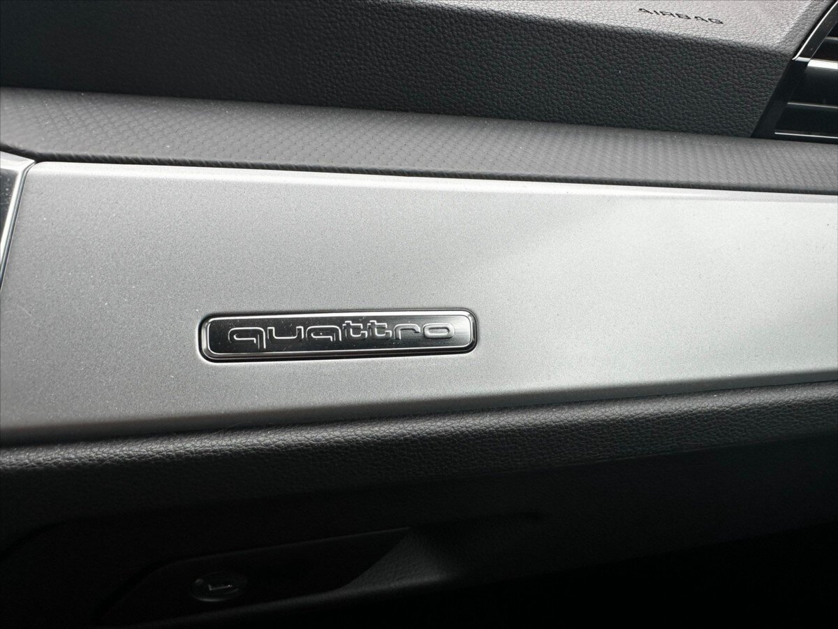 Audi Q3 Kombi 2,0 l 147 kw