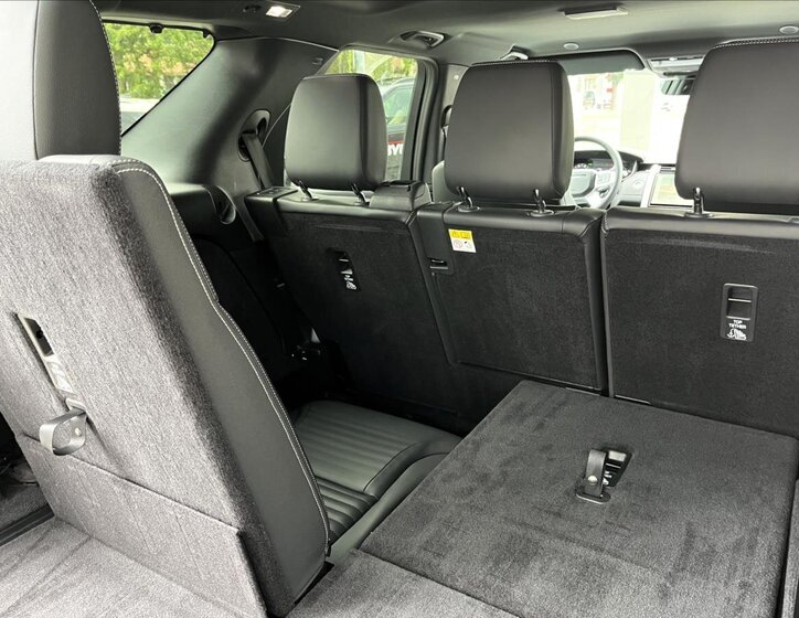 Land Rover Discovery 7