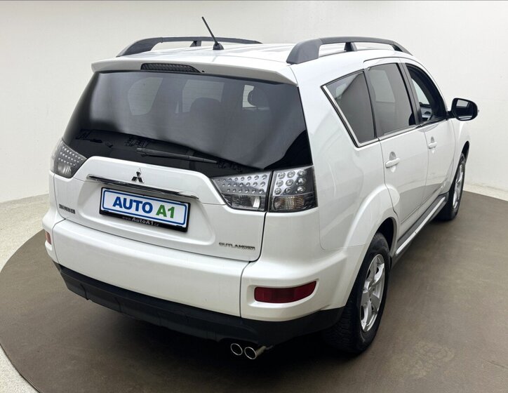 Mitsubishi Outlander SUV / Terénní 2,2 l 115 kw