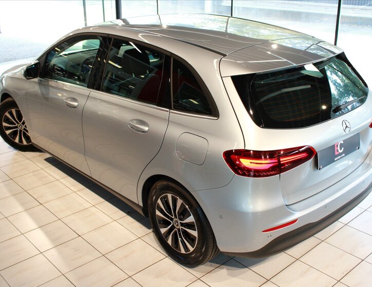 Mercedes-Benz Třídy B Hatchback 1,3 l 100 kw