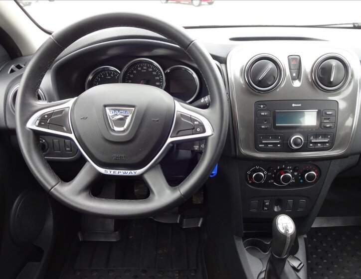 Dacia Sandero Hatchback 898,0 66 kw