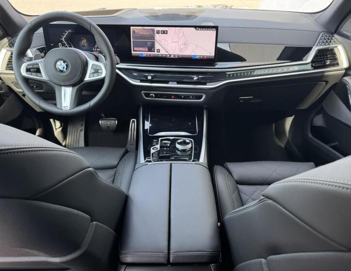 BMW X5 8