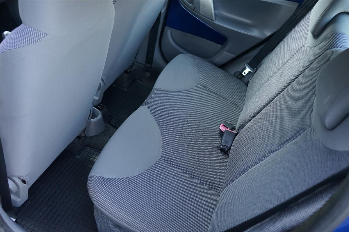 Peugeot 107 Hatchback 998,0 50 kw