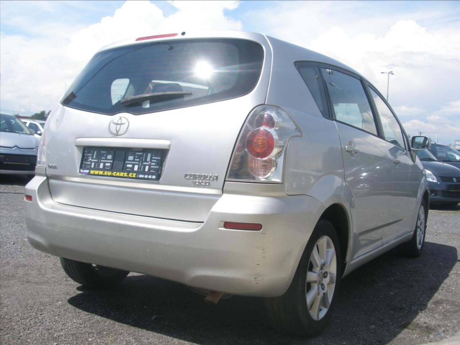 Toyota Corolla Verso 3