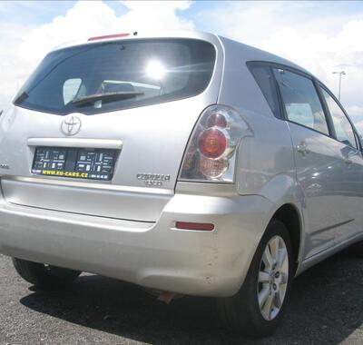 Toyota Corolla Verso 3