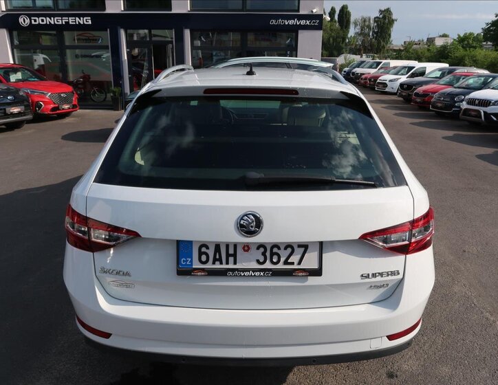 Škoda Superb 8