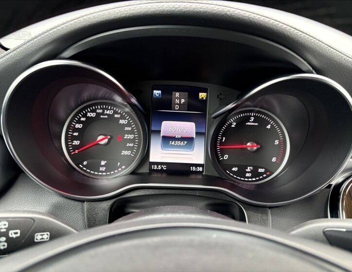 Mercedes-Benz GLC 10