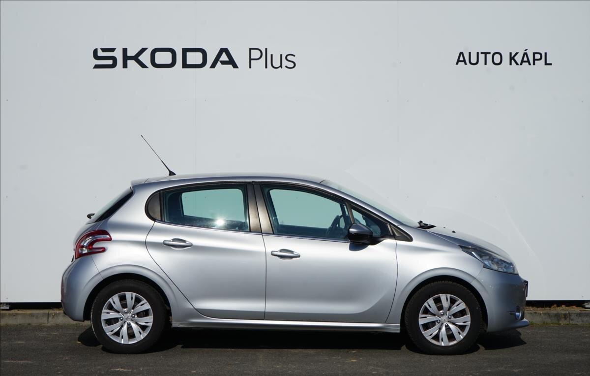 Peugeot 208 Hatchback 1,2 l 60 kw