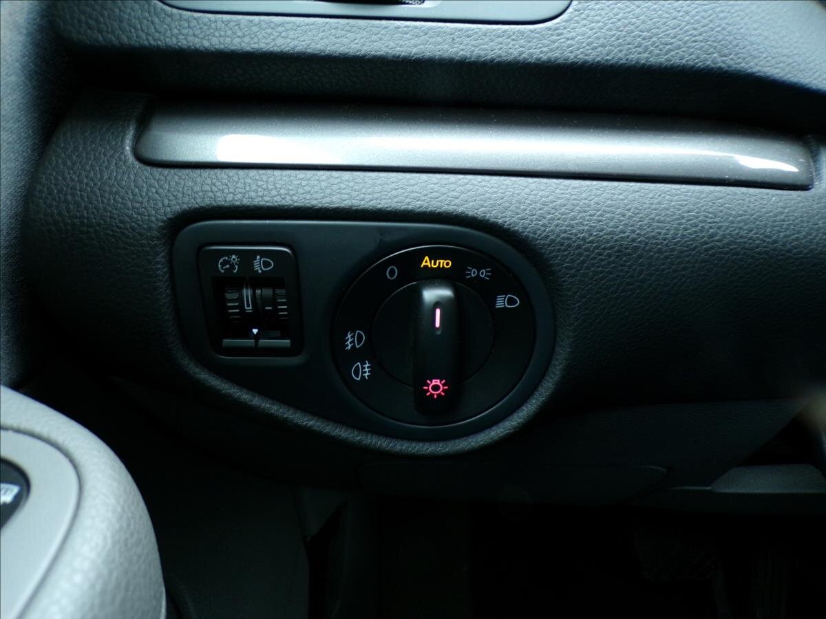 Seat Alhambra Kombi 2,0 l 125 kw