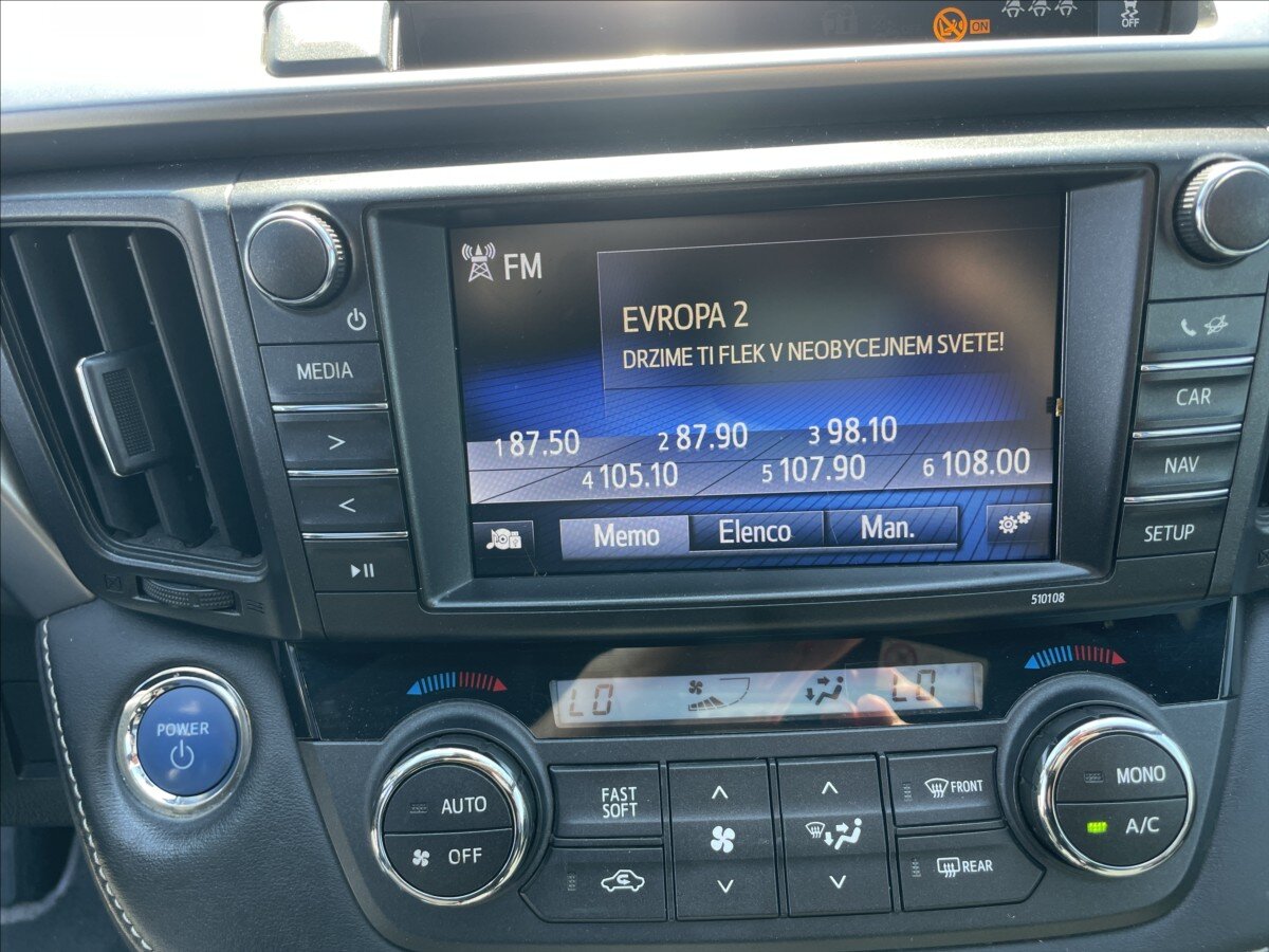 Toyota RAV4 SUV / Terénní 2,5 l 145 kw