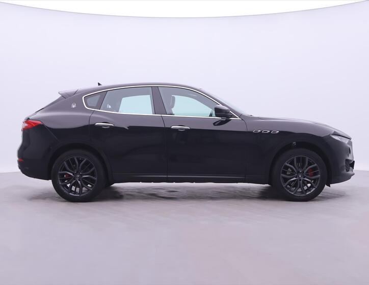 Maserati Levante 8
