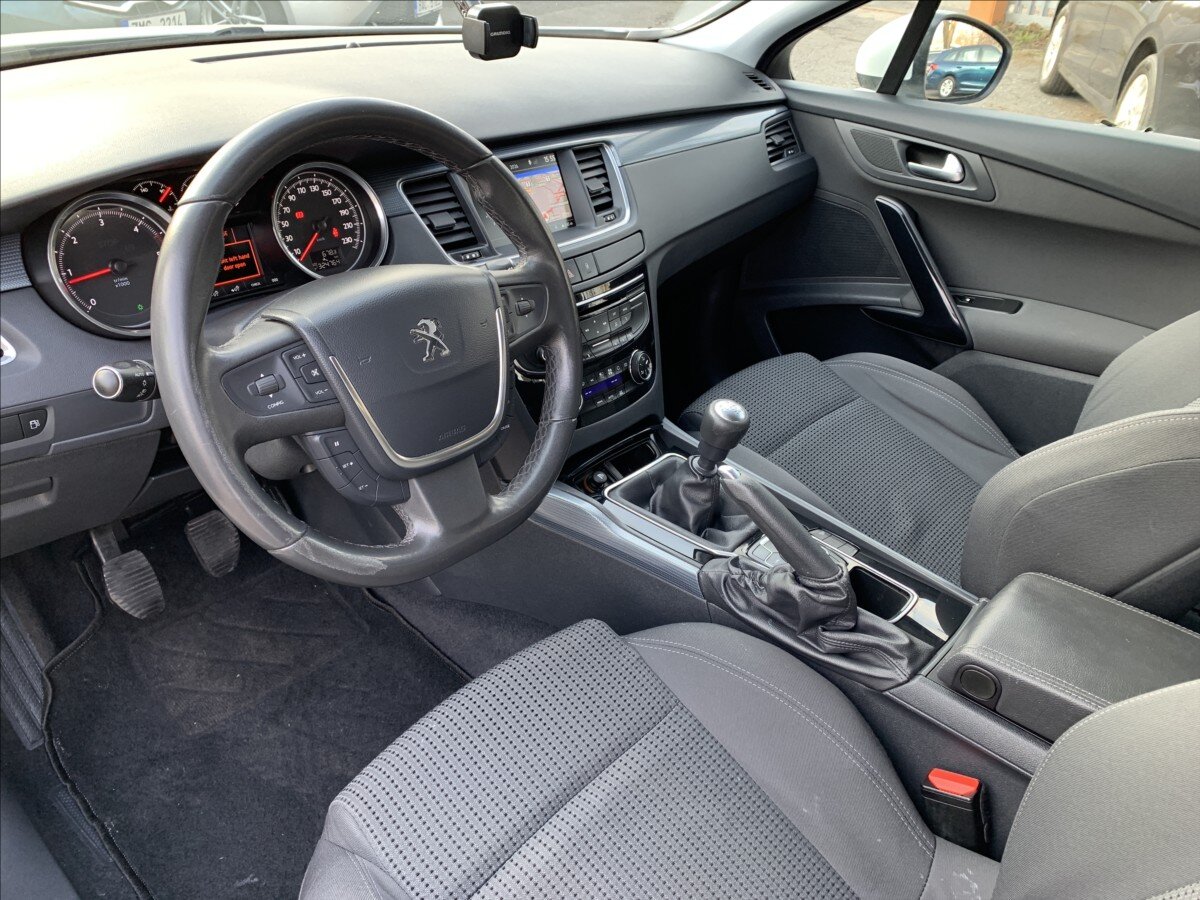 Peugeot 508 Sedan / Limuzína 2,0 l 120 kw