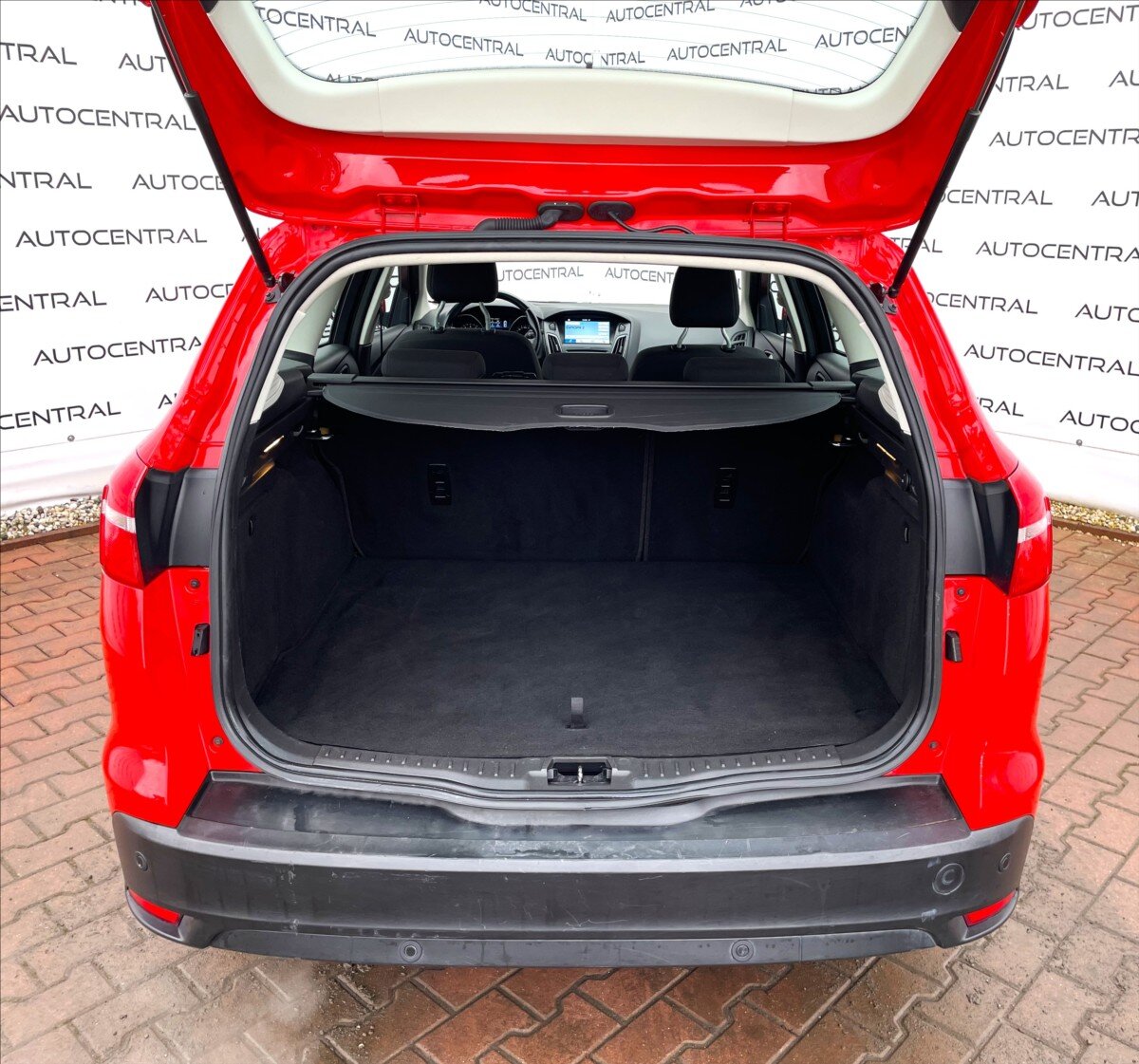 Ford Focus Kombi 999,0 92 kw